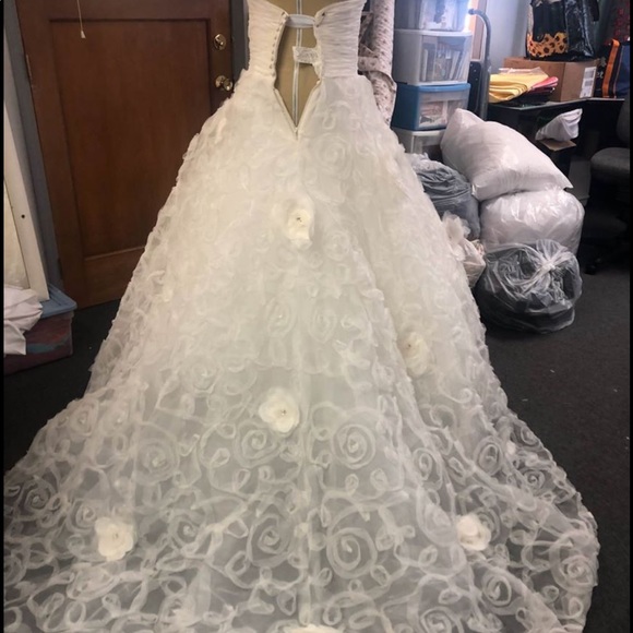 New, Never Worn Ivory Wedding Dress - Picture 2 of 11